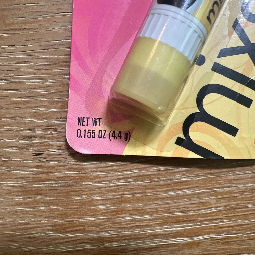 CHAPSTICK STRAWBERRY BANANA SMOOTHIE MIXSTIX CREATE A FUN FLAVOR RETIRED